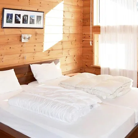Six-bedroom In Holiday home *