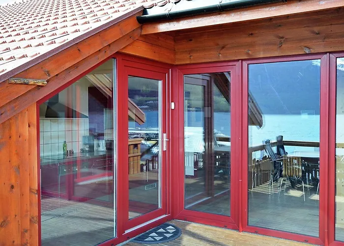 Casa de Férias 15 Person In Eidsvag-by Traum